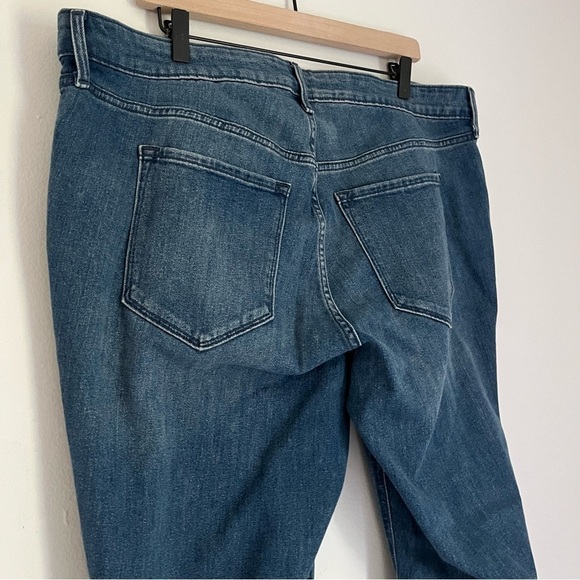 NEW Old Navy Women’s Mid Rise Wow Boot‎ Cut Denim Jeans Medium Wash Blue Size 20 - Picture 4 of 7